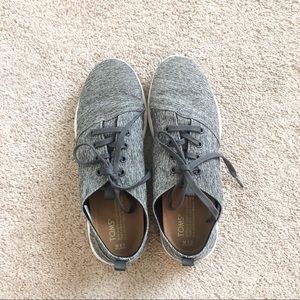 Gray Lace up Toms Men’s